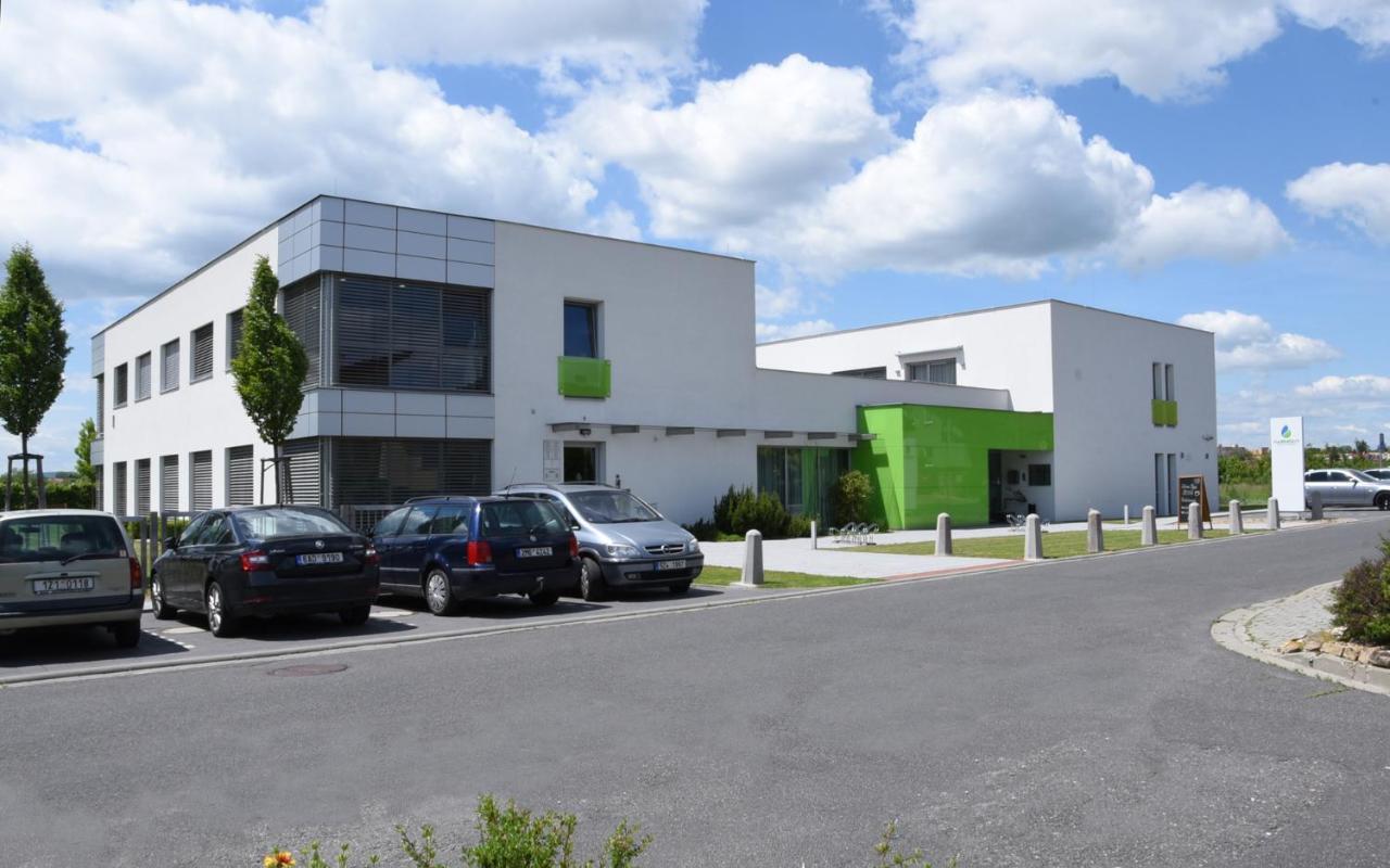 Hotel Harmony Medical & Wellness-Free Parking, 1,8Km From The Center Kroměříž Exteriör bild