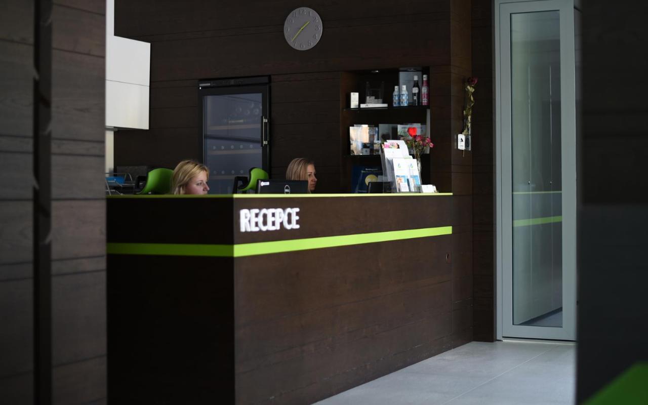 Hotel Harmony Medical & Wellness-Free Parking, 1,8Km From The Center Kroměříž Exteriör bild
