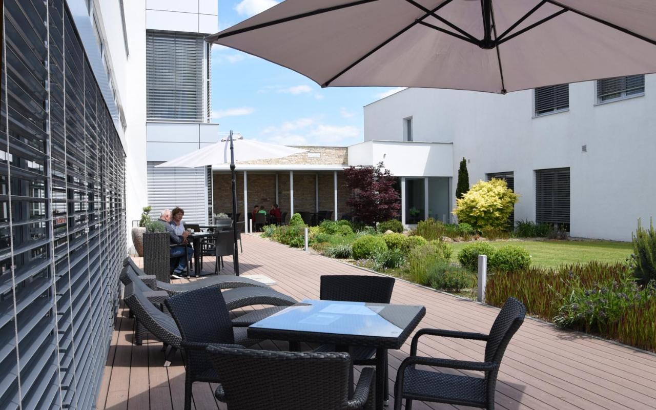 Hotel Harmony Medical & Wellness-Free Parking, 1,8Km From The Center Kroměříž Exteriör bild