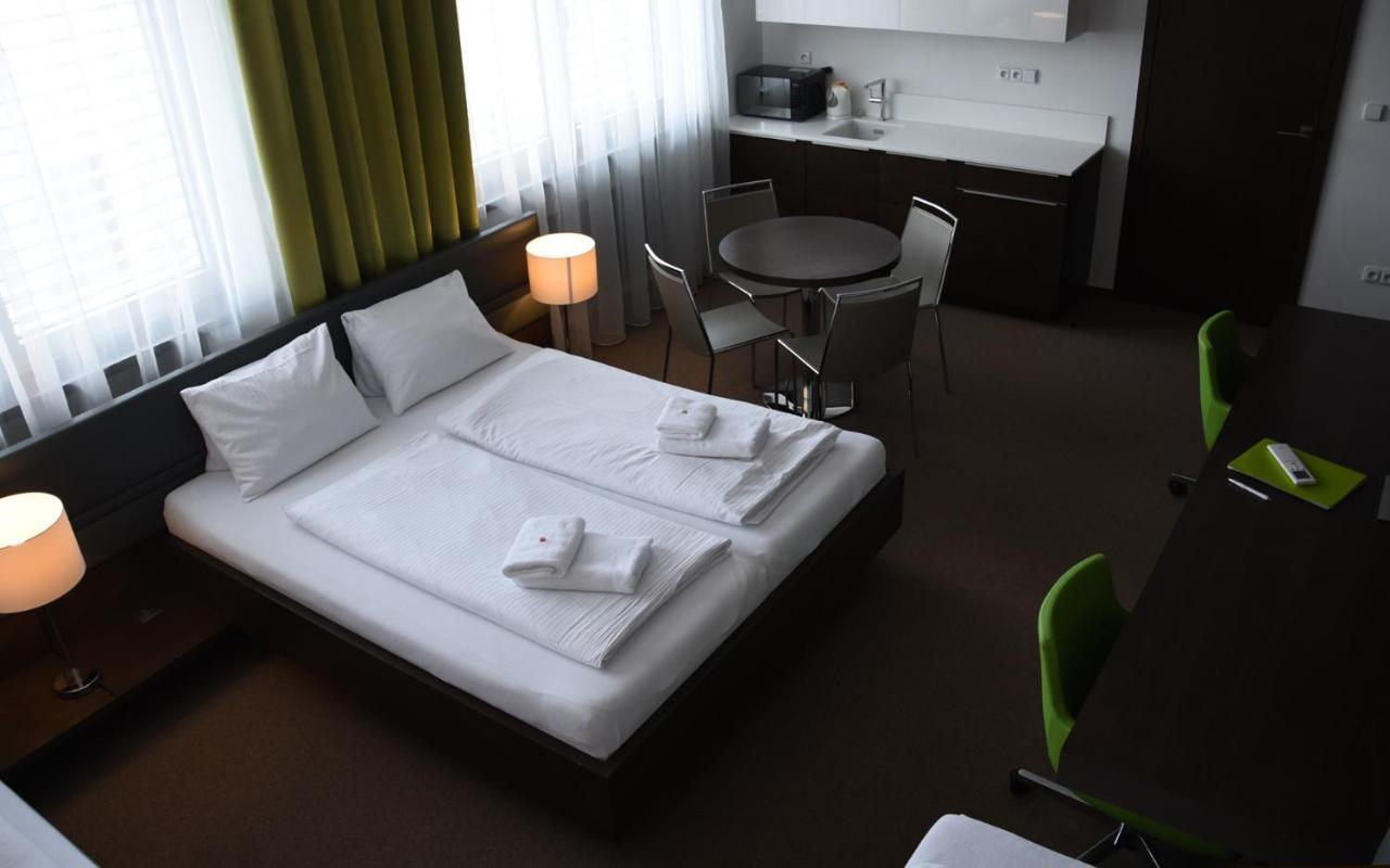 Hotel Harmony Medical & Wellness-Free Parking, 1,8Km From The Center Kroměříž Exteriör bild
