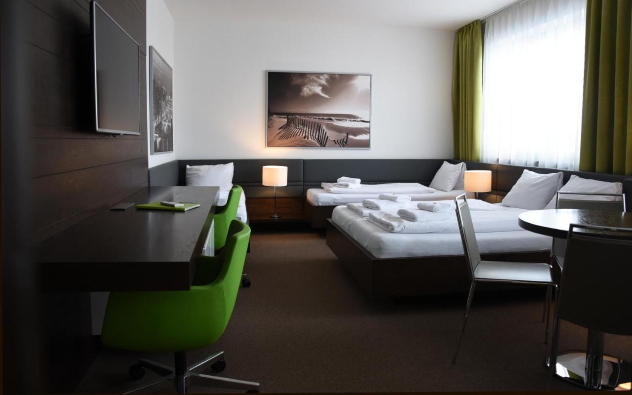 Hotel Harmony Medical & Wellness-Free Parking, 1,8Km From The Center Kroměříž Exteriör bild