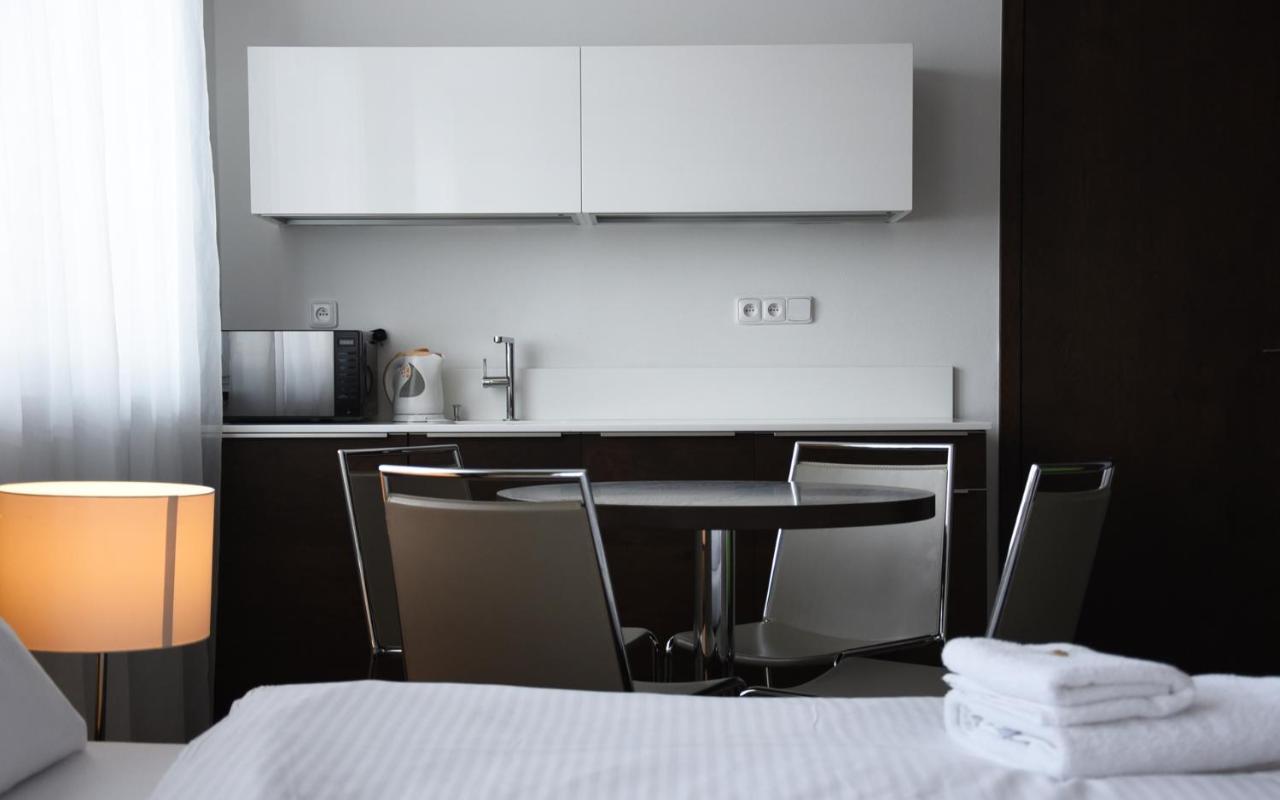 Hotel Harmony Medical & Wellness-Free Parking, 1,8Km From The Center Kroměříž Exteriör bild