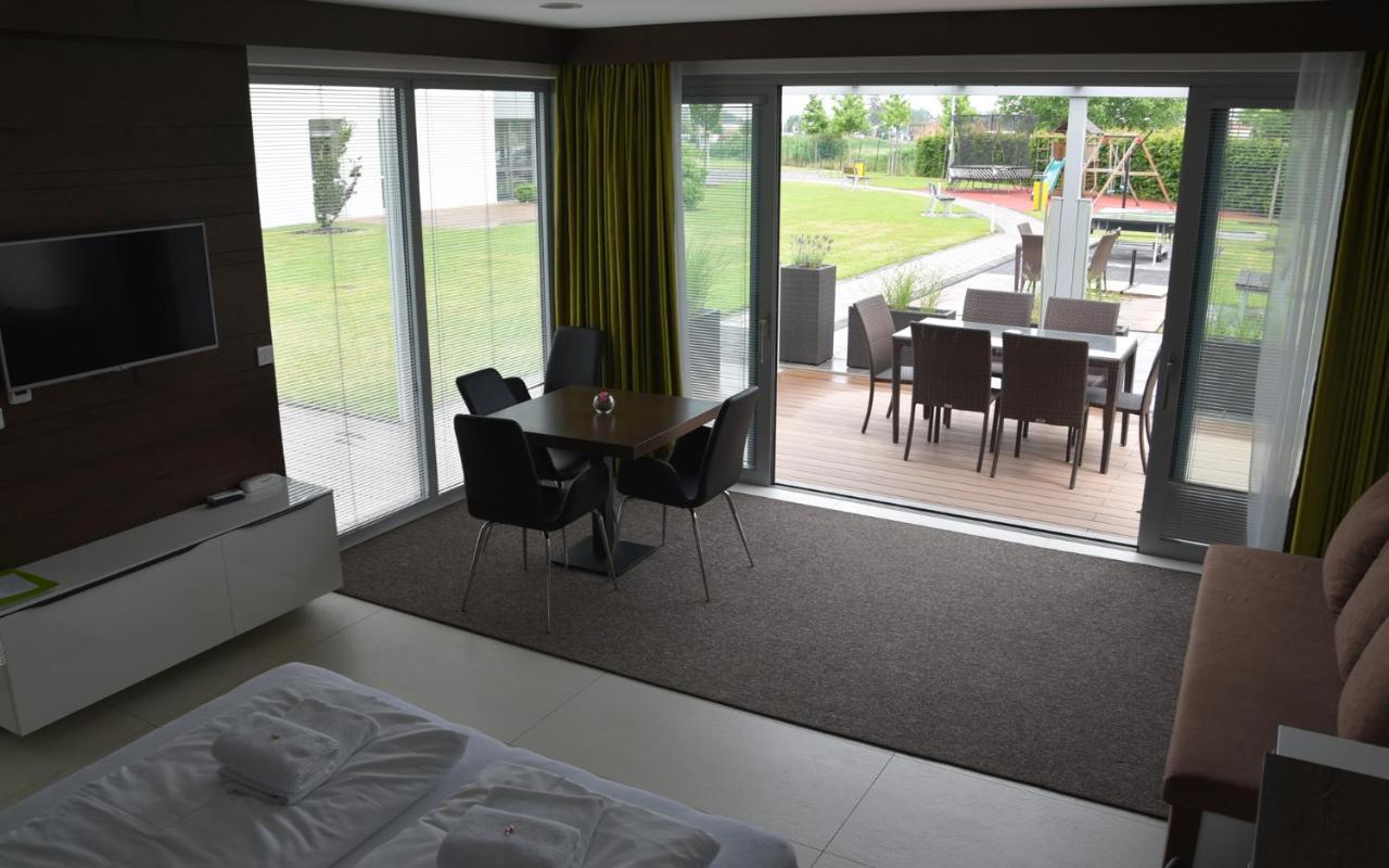 Hotel Harmony Medical & Wellness-Free Parking, 1,8Km From The Center Kroměříž Exteriör bild