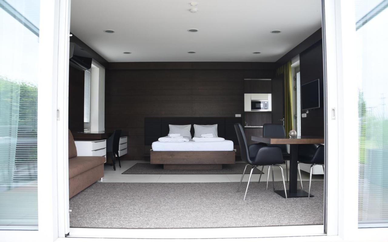 Hotel Harmony Medical & Wellness-Free Parking, 1,8Km From The Center Kroměříž Exteriör bild