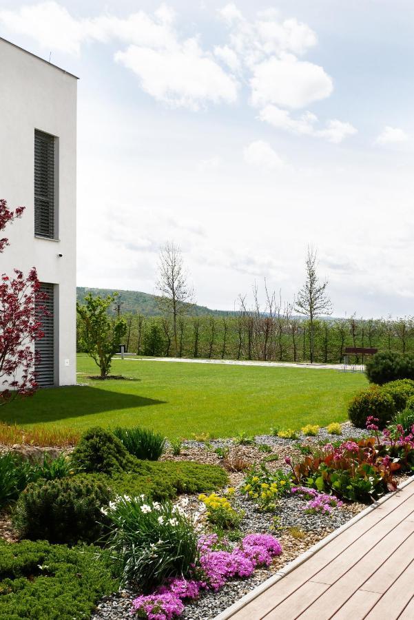 Hotel Harmony Medical & Wellness-Free Parking, 1,8Km From The Center Kroměříž Exteriör bild