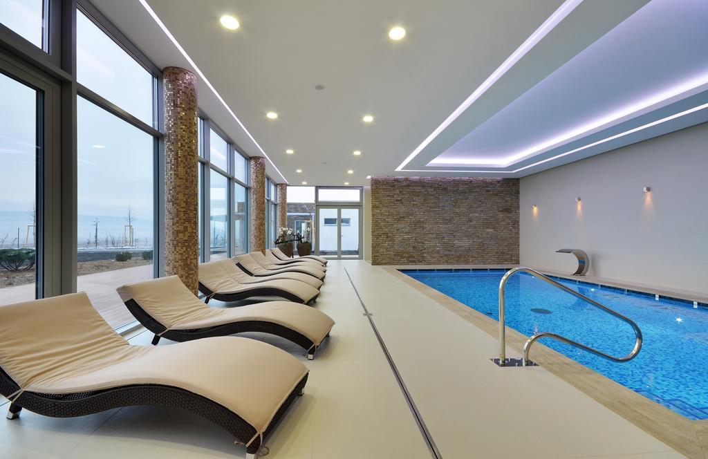 Hotel Harmony Medical & Wellness-Free Parking, 1,8Km From The Center Kroměříž Exteriör bild