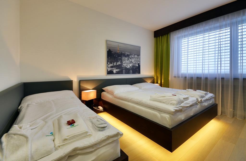 Hotel Harmony Medical & Wellness-Free Parking, 1,8Km From The Center Kroměříž Rum bild