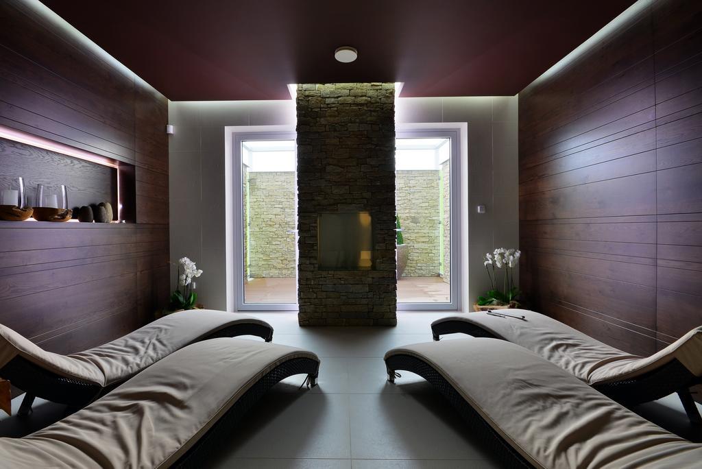 Hotel Harmony Medical & Wellness-Free Parking, 1,8Km From The Center Kroměříž Exteriör bild