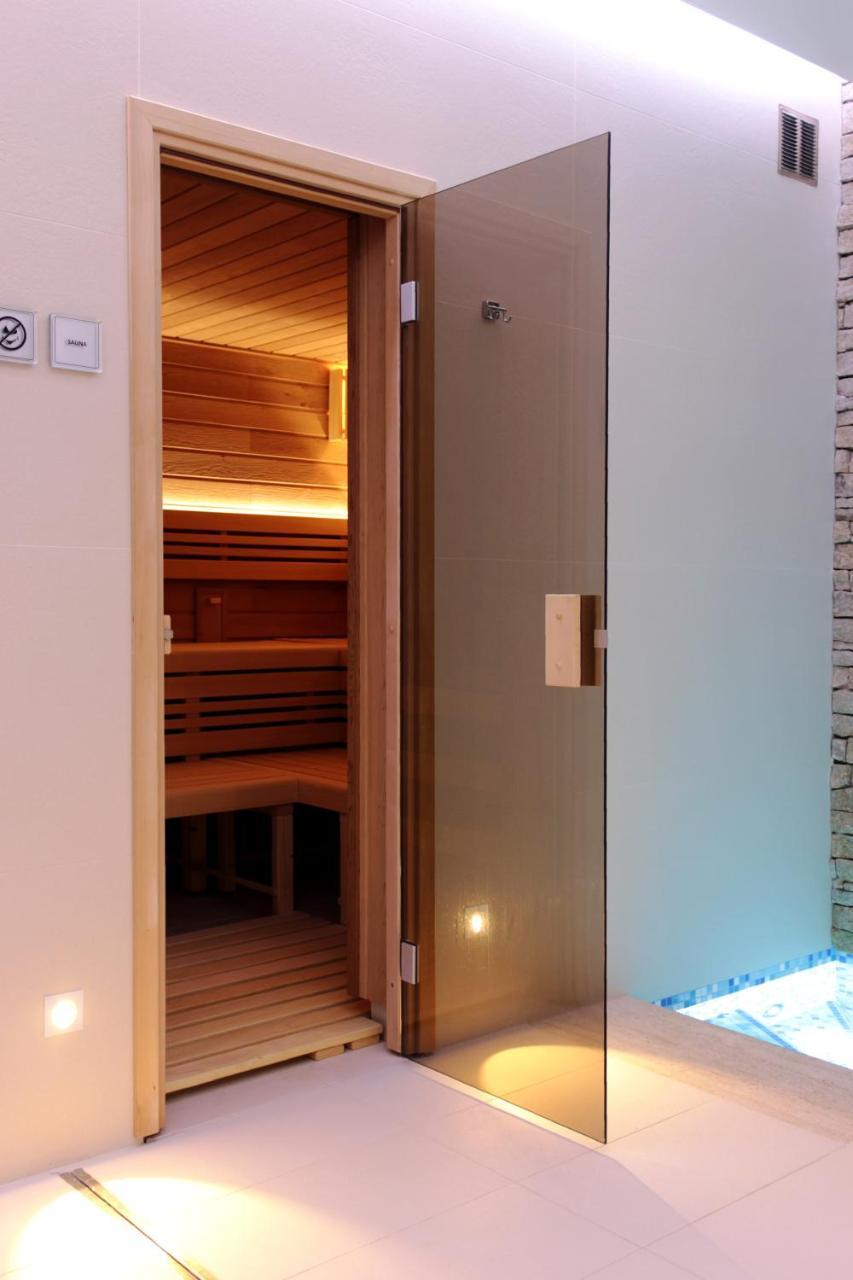Hotel Harmony Medical & Wellness-Free Parking, 1,8Km From The Center Kroměříž Exteriör bild