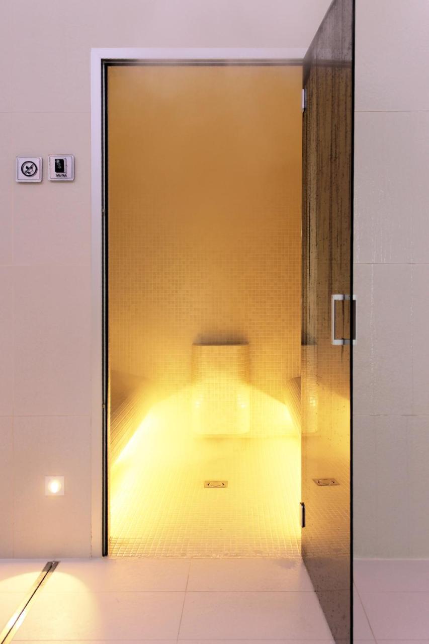 Hotel Harmony Medical & Wellness-Free Parking, 1,8Km From The Center Kroměříž Exteriör bild